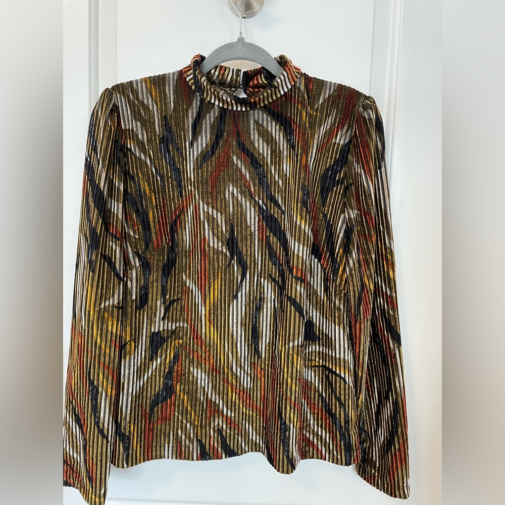 NWOT ribbed velvet blouse